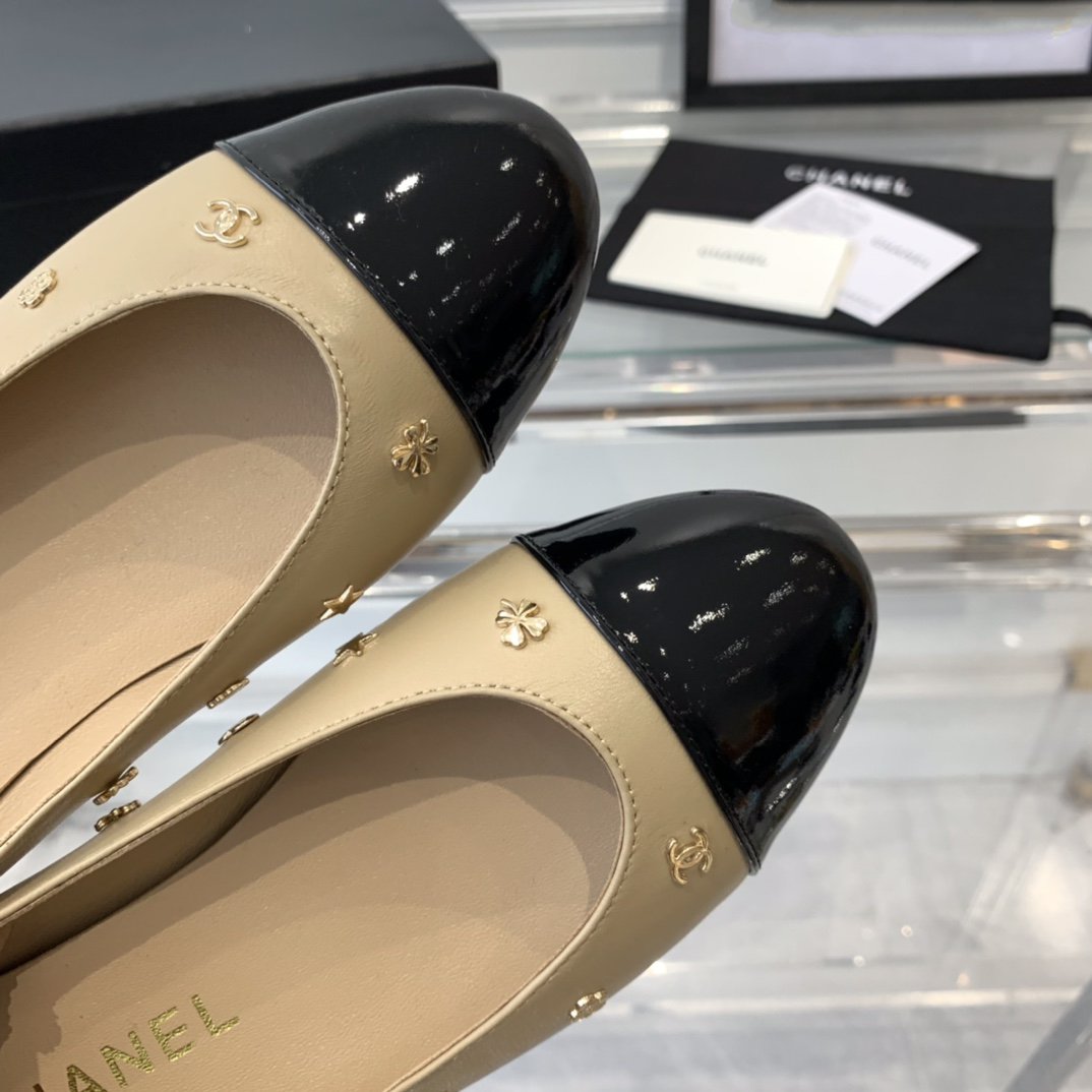ballet flat beige black lamskin with multi logo - 35