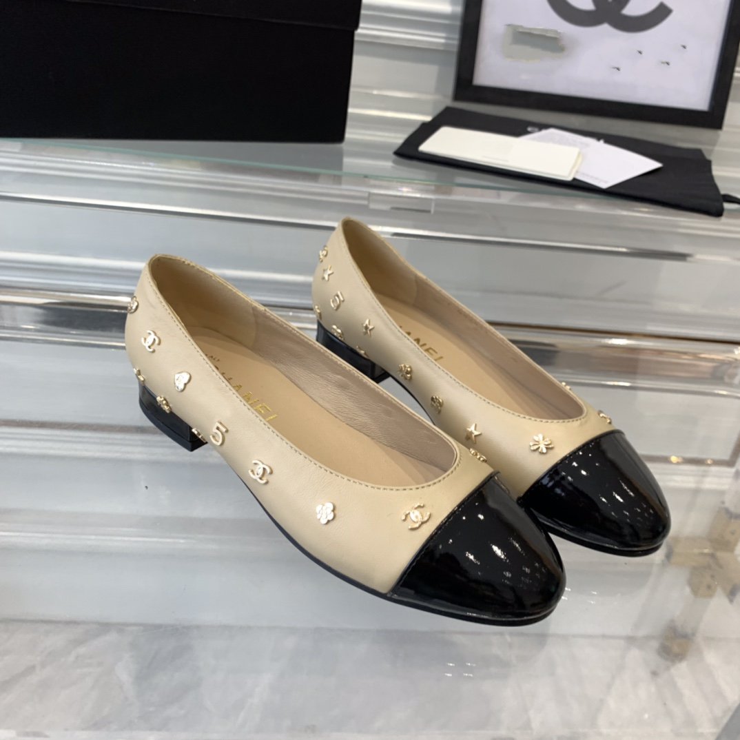 ballet flat beige black lamskin with multi logo - 35