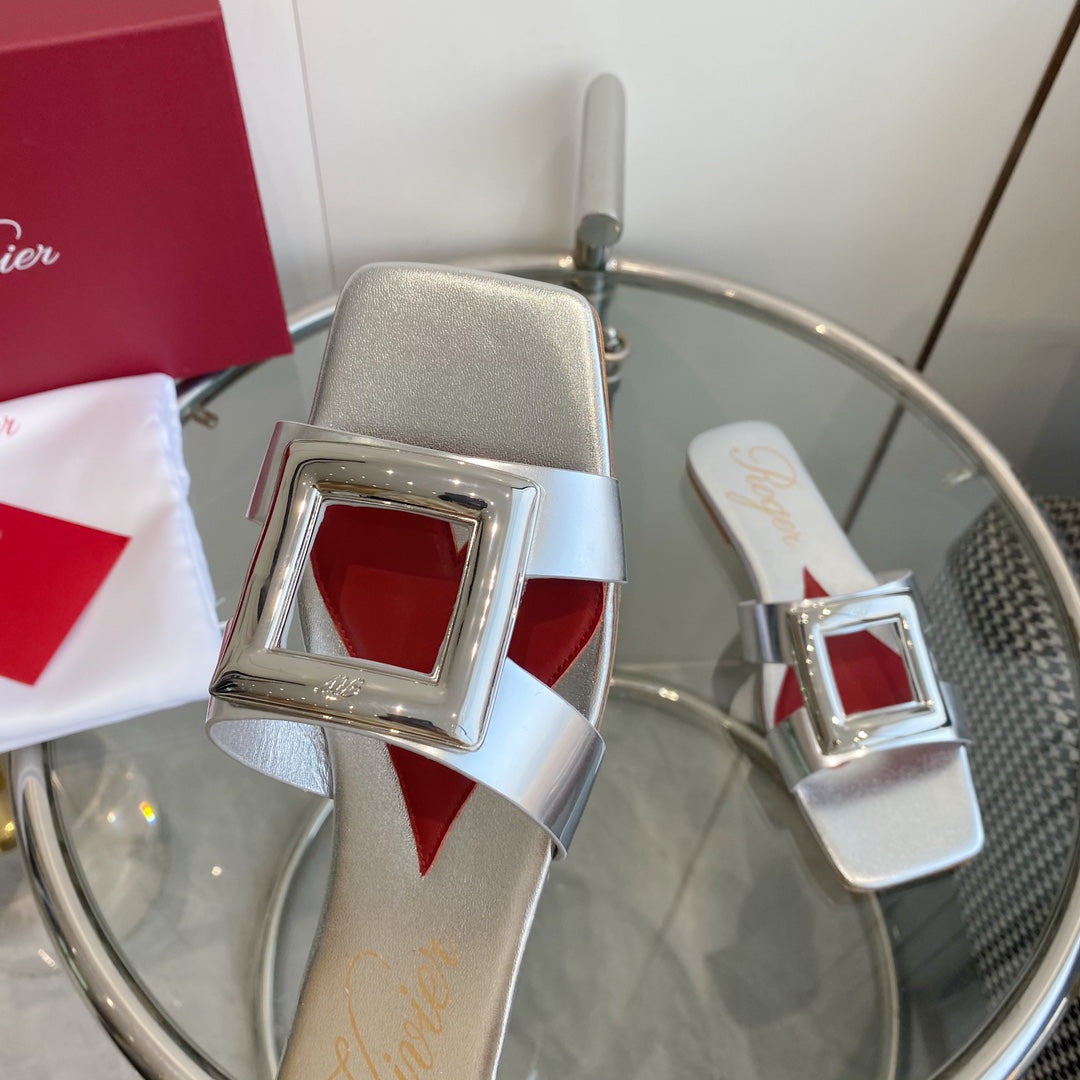 VIV' BY THE SEA LOVE METAL MULES IN SILVER PATENT CALFSKIN - 34