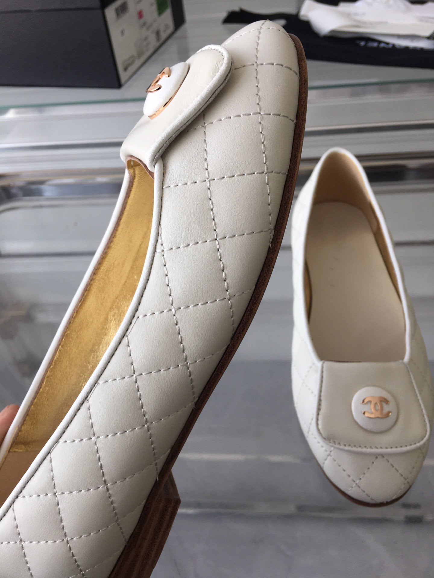 ballet flat quilted white gold cc lock - 35
