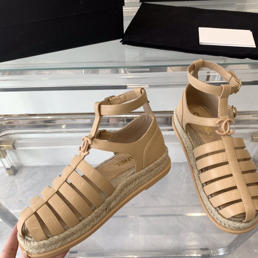 cc medium roman sandals beige lambskin - 35
