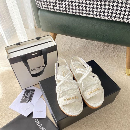 CC QUILTED SANDALS IN WHITE CALFSKIN - 35