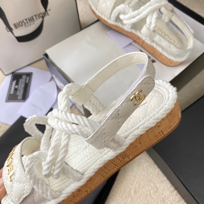CC QUILTED SANDALS IN WHITE CALFSKIN - 35