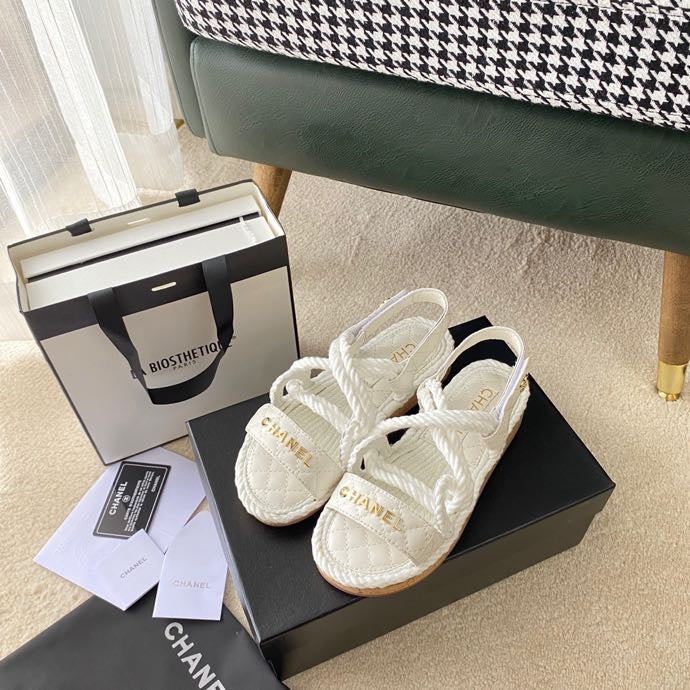 CC QUILTED SANDALS IN WHITE CALFSKIN - 35