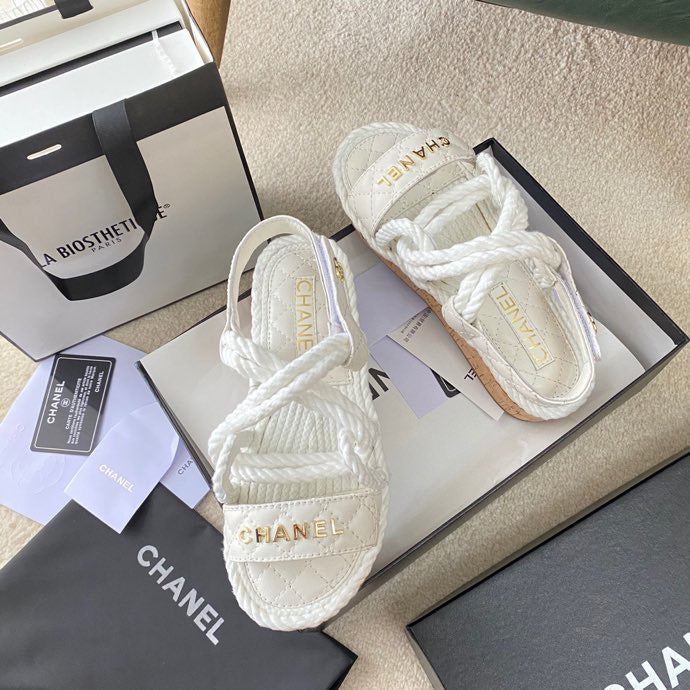 CC QUILTED SANDALS IN WHITE CALFSKIN - 35