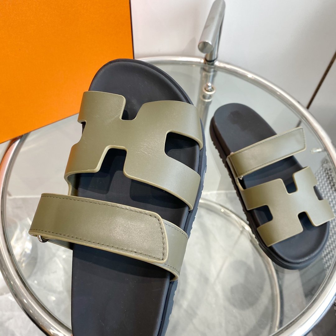 Chypre Sandal Clay Mastic Calfskin Leather - 35