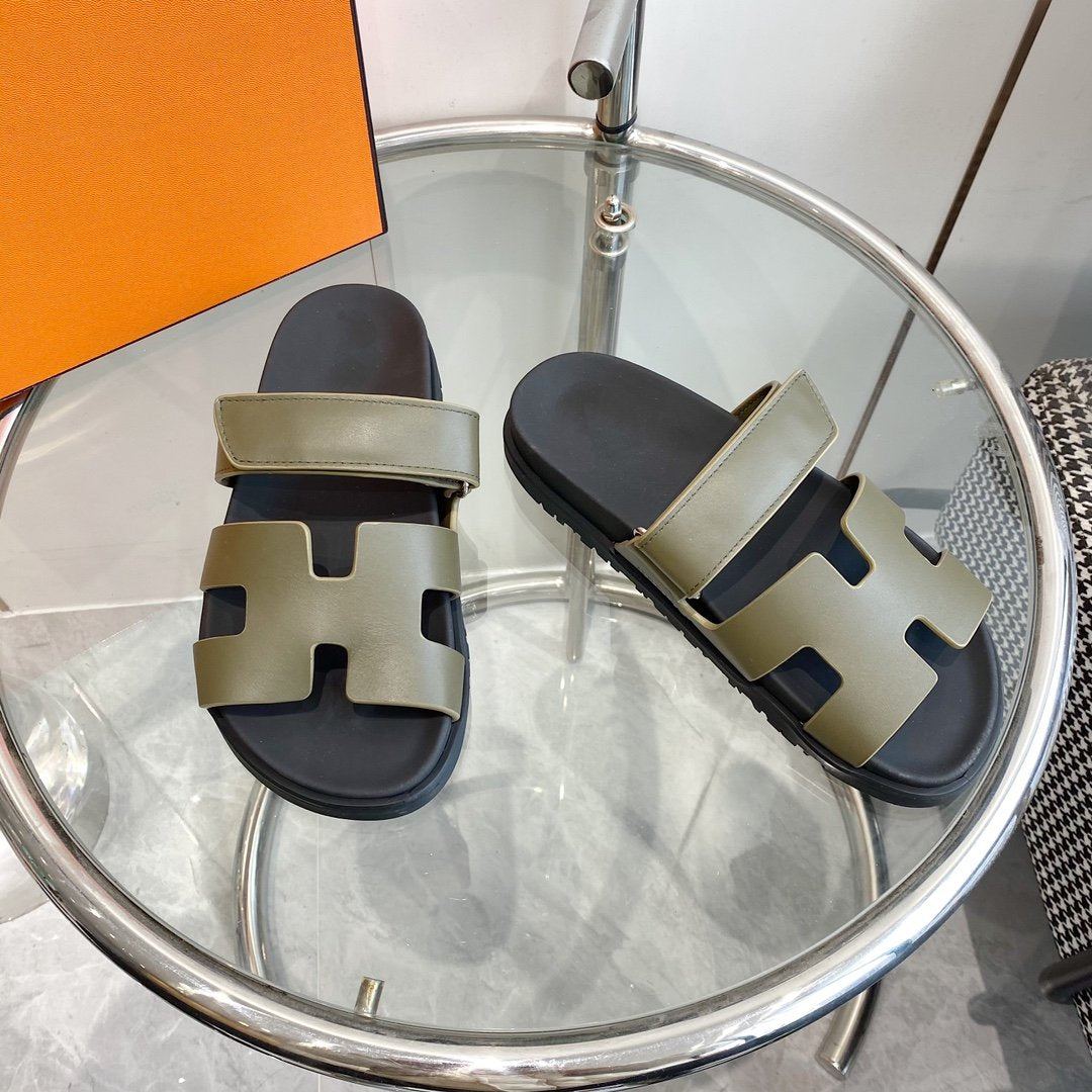 Chypre Sandal Clay Mastic Calfskin Leather - 35