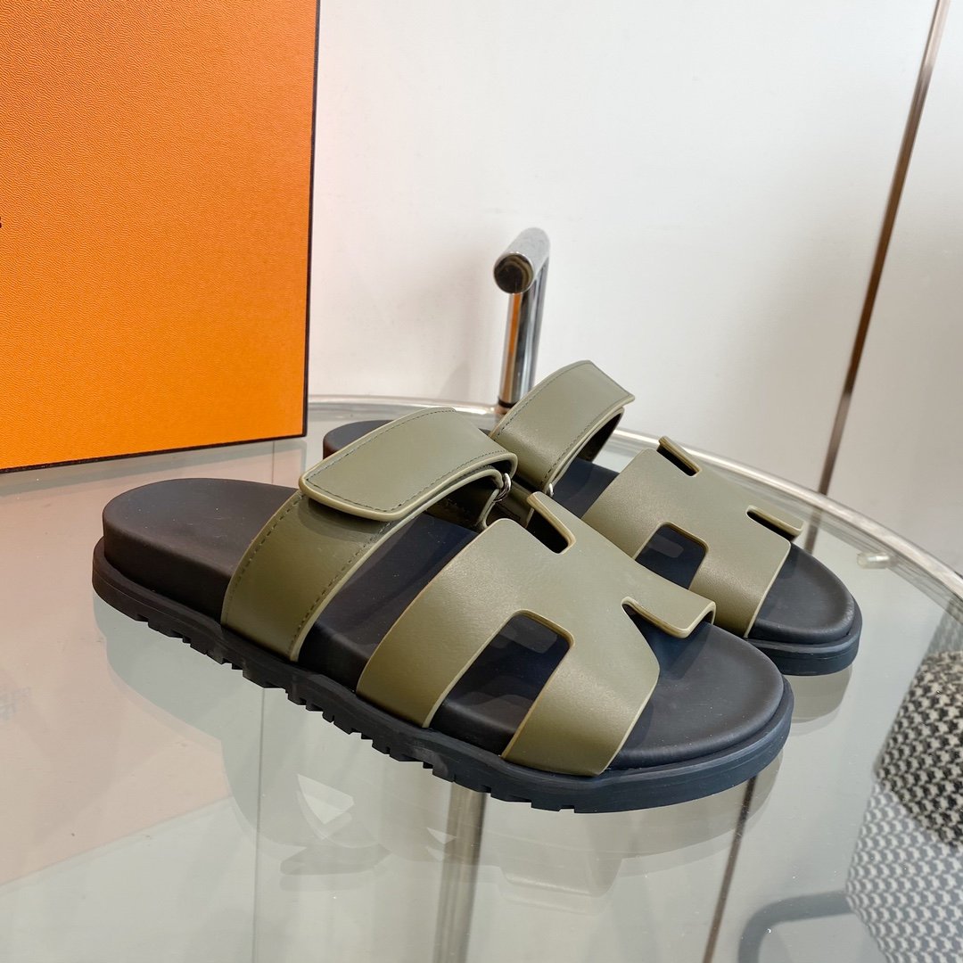 Chypre Sandal Clay Mastic Calfskin Leather - 35