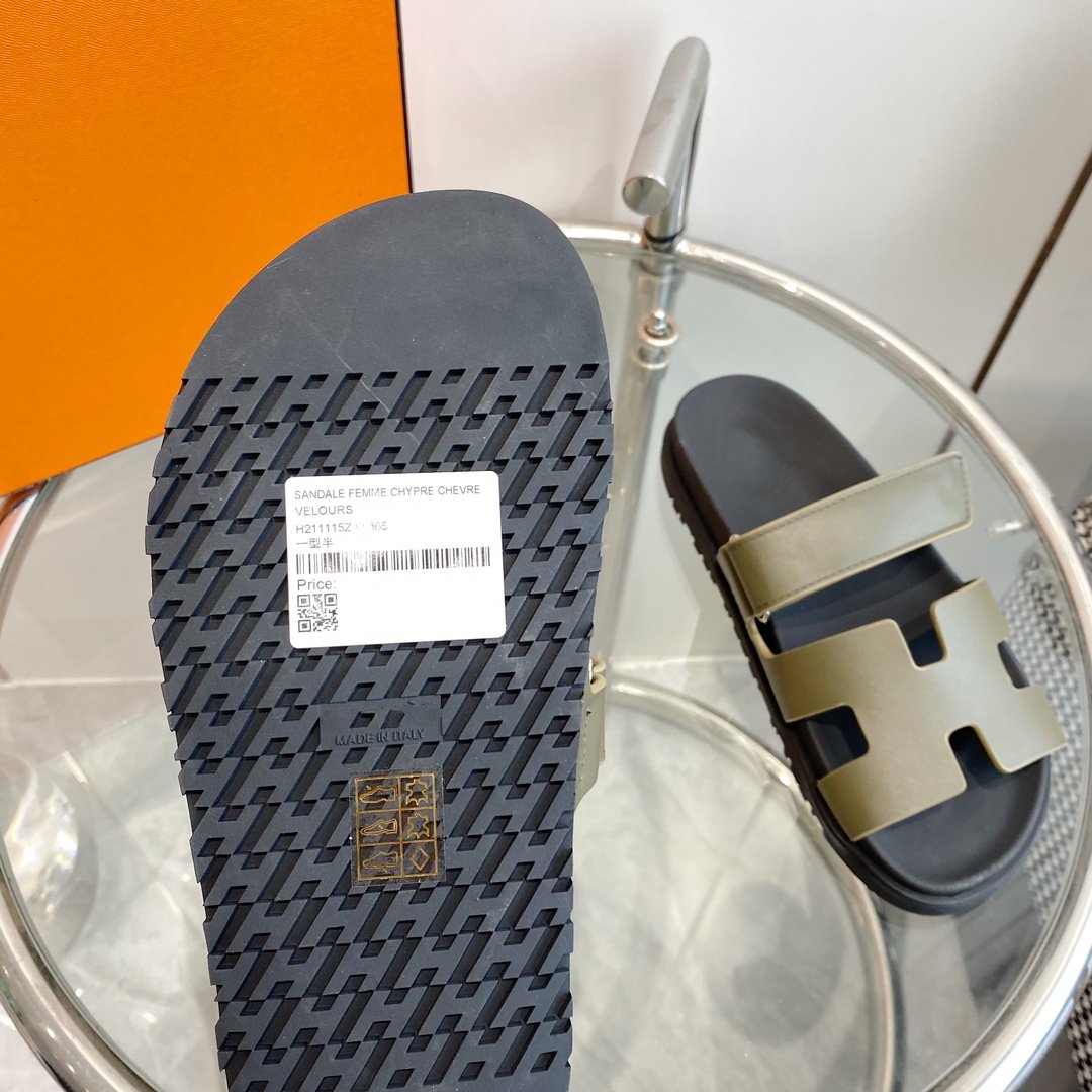 Chypre Sandal Clay Mastic Calfskin Leather - 35