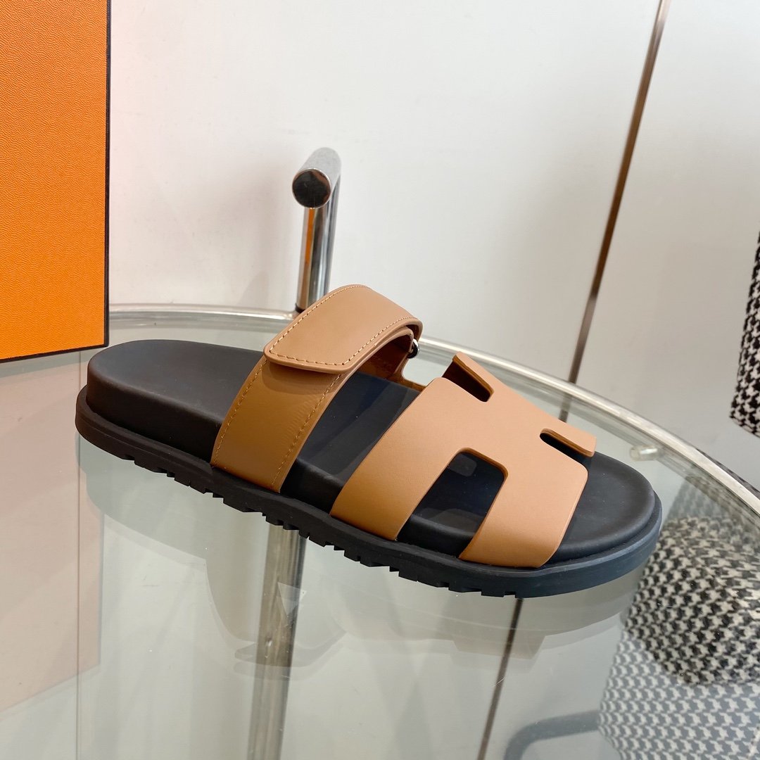 Chypre Sandal Brown Mastic Calfskin Leather - 35