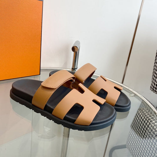 Chypre Sandal Brown Mastic Calfskin Leather - 35