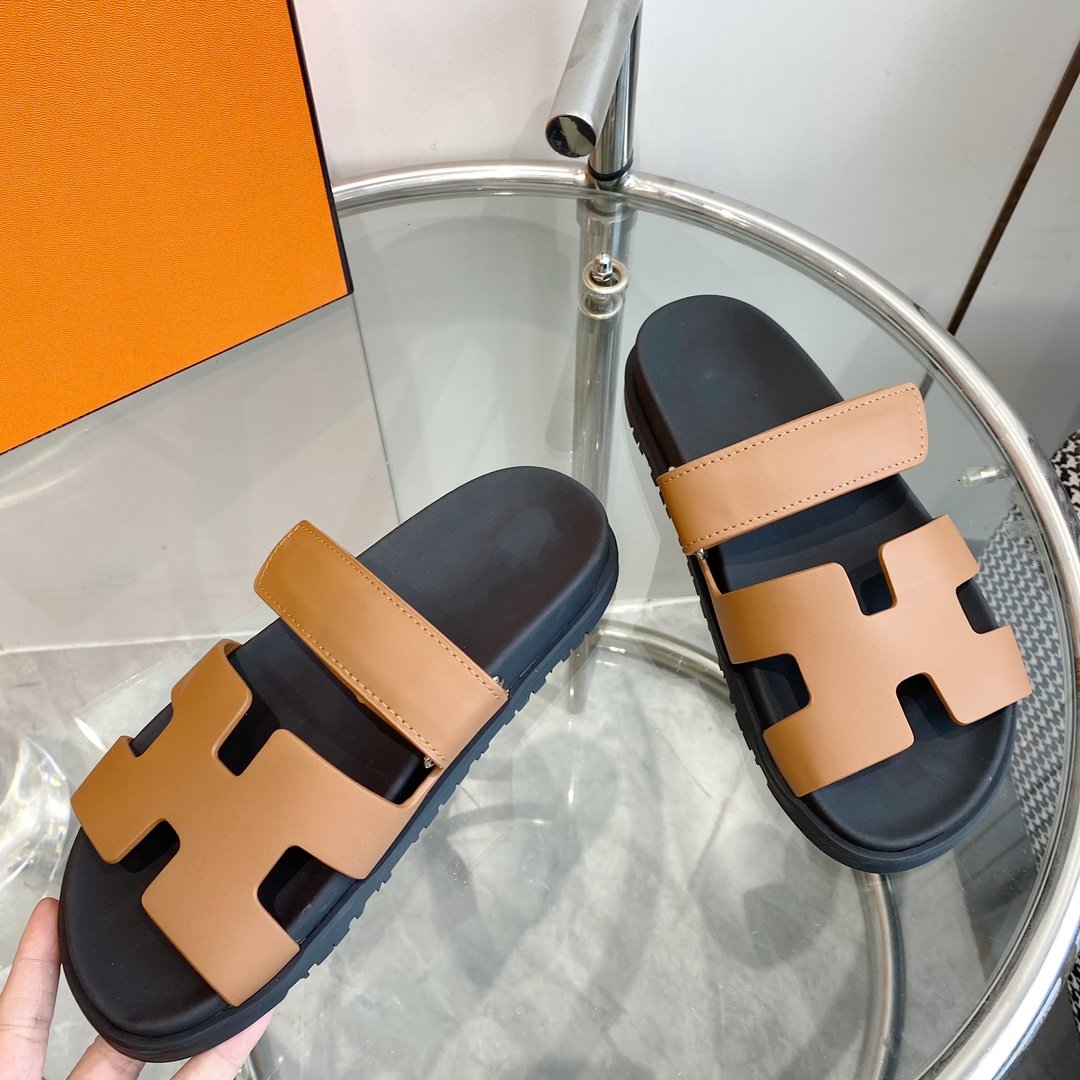 Chypre Sandal Brown Mastic Calfskin Leather - 35