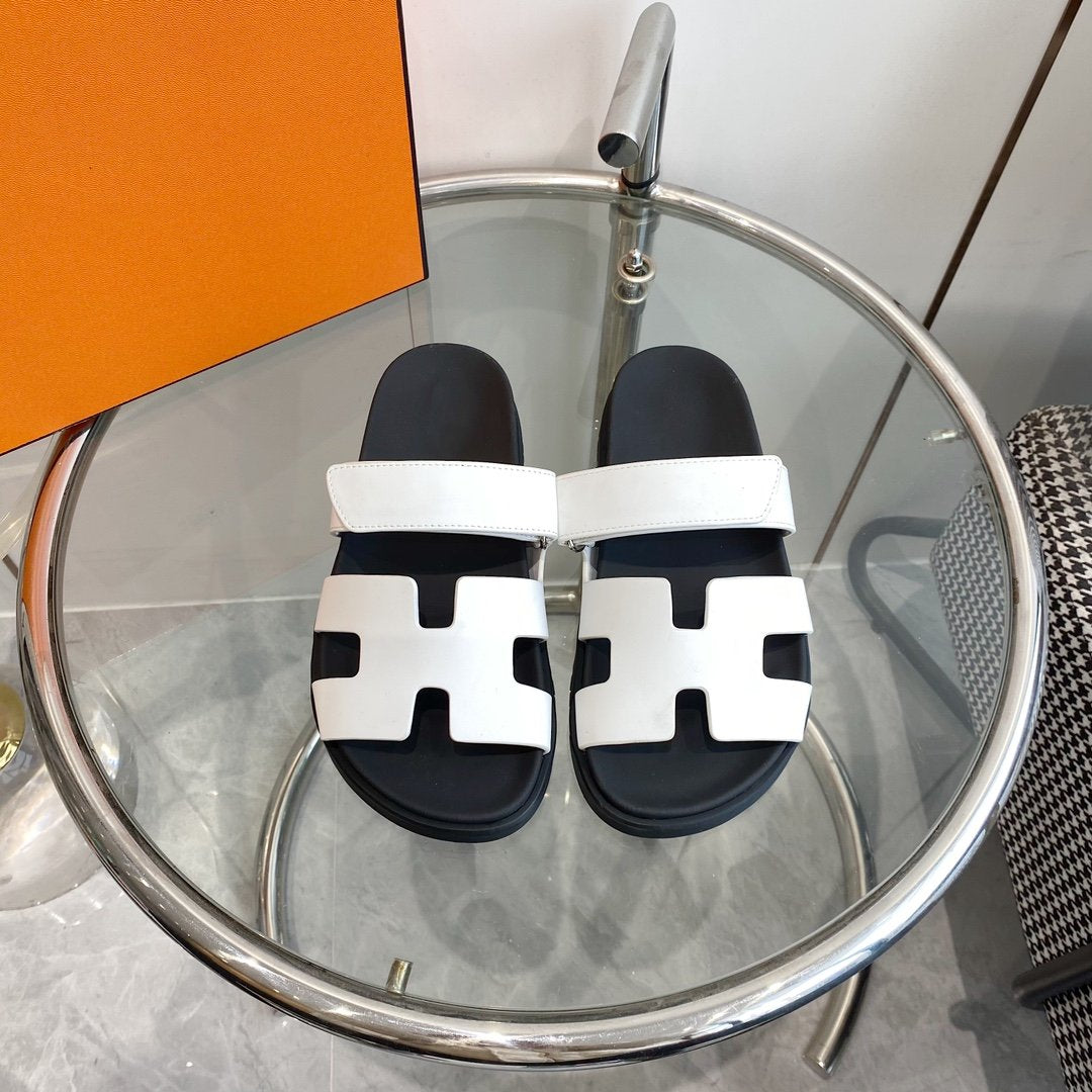 Chypre Sandal White Mastic Calfskin Leather - 35
