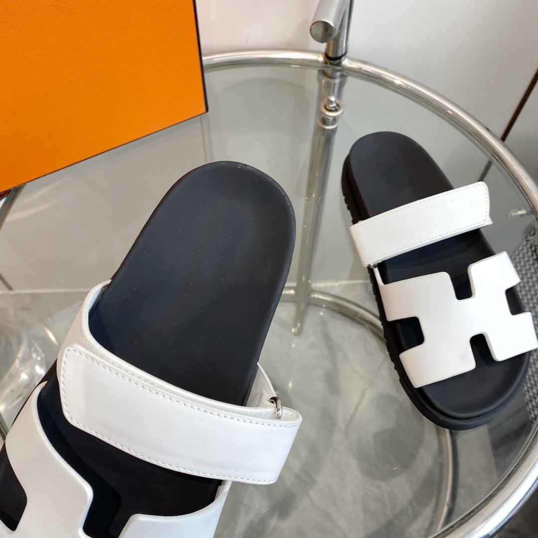 Chypre Sandal White Mastic Calfskin Leather - 35