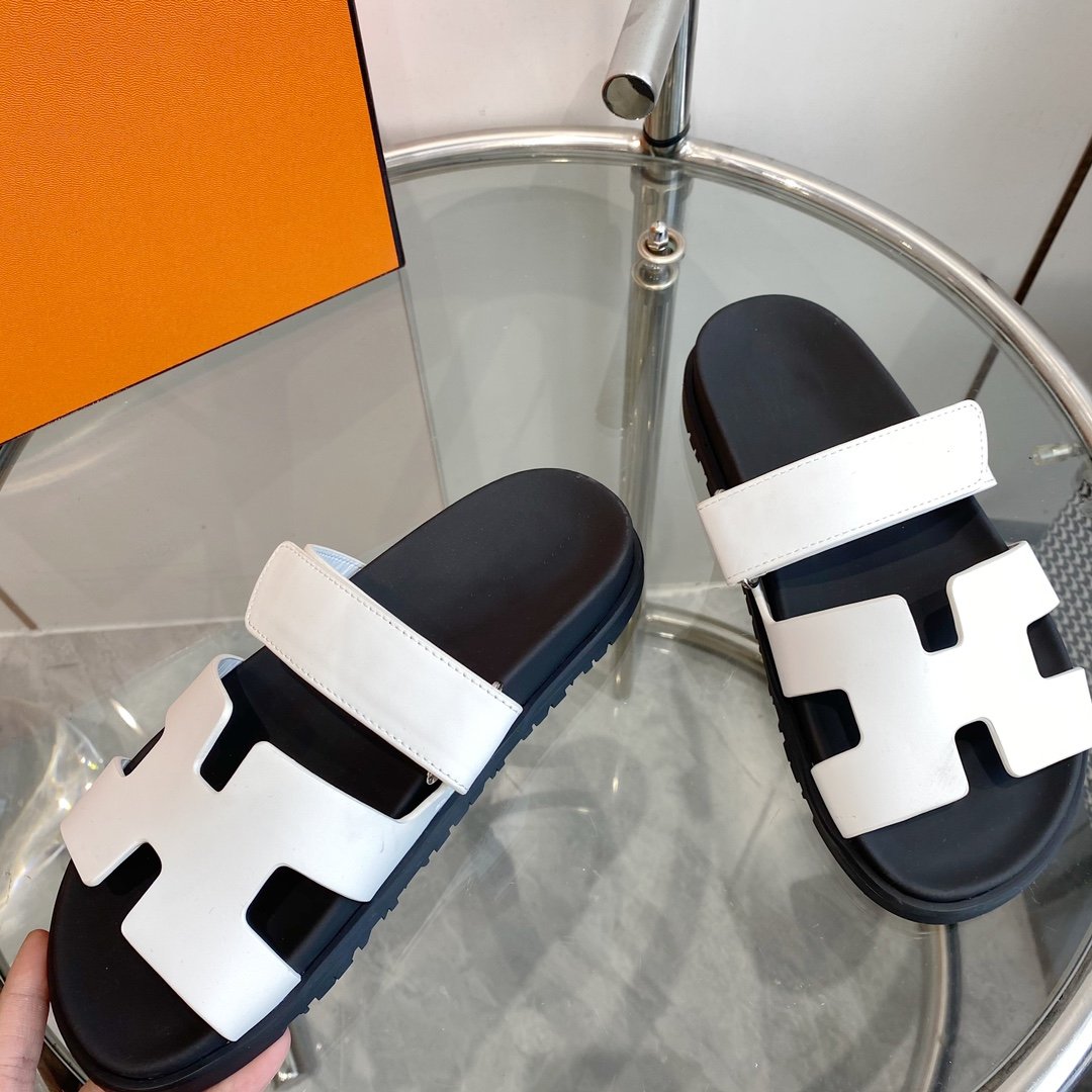 Chypre Sandal White Mastic Calfskin Leather - 35