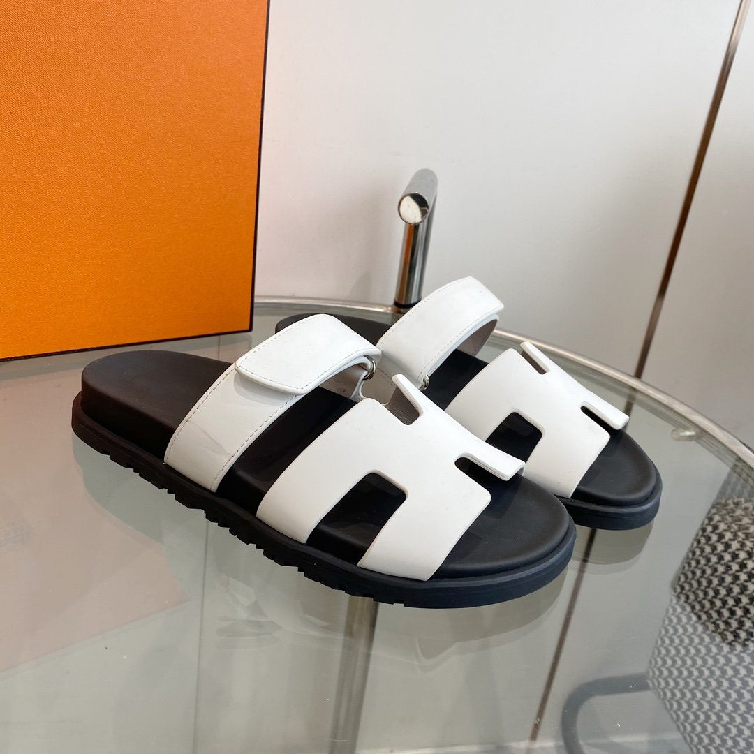 Chypre Sandal White Mastic Calfskin Leather - 35