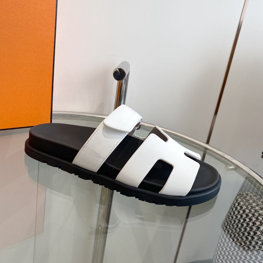 Chypre Sandal White Mastic Calfskin Leather - 35