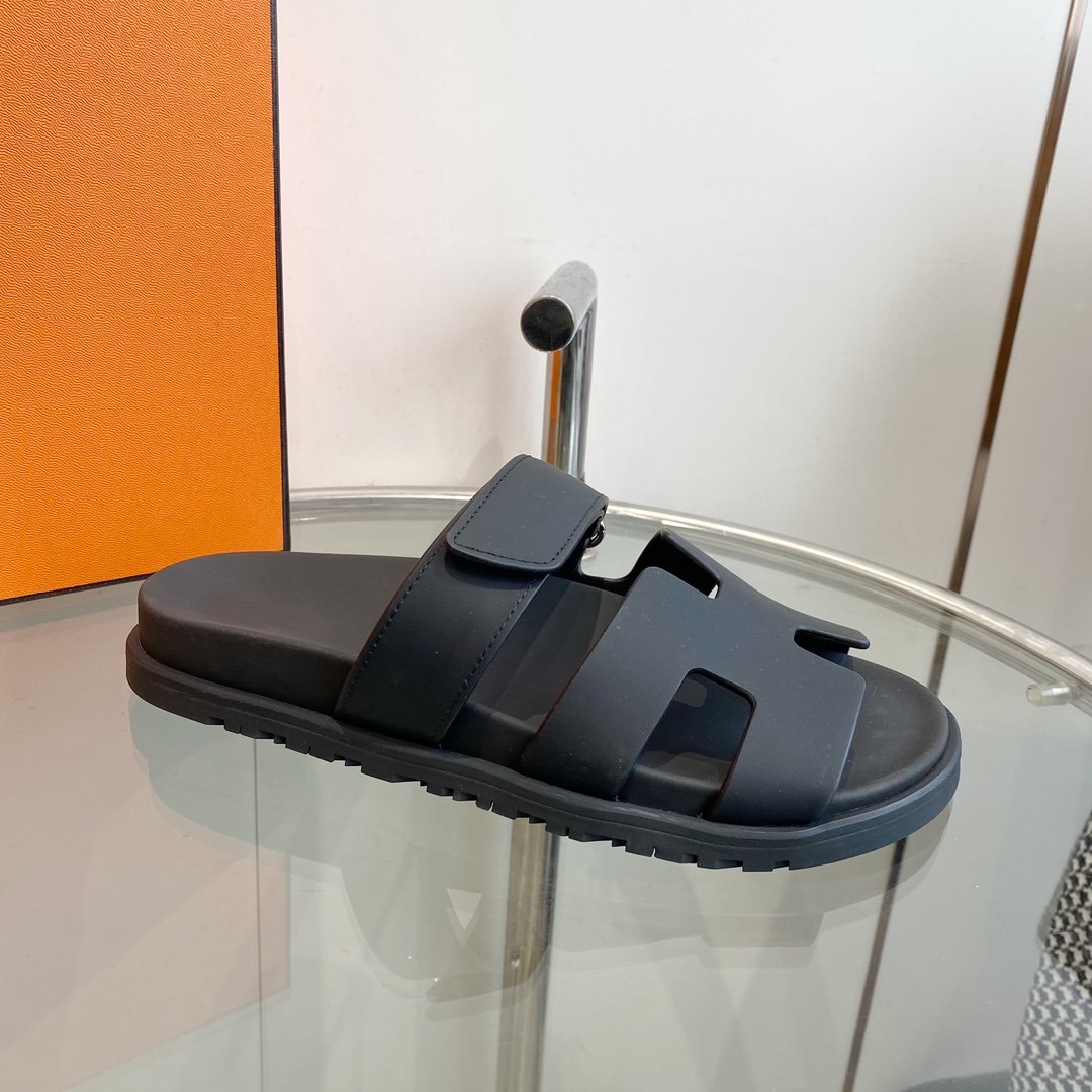 Chypre Sandal Black Mastic Calfskin Leather - 35