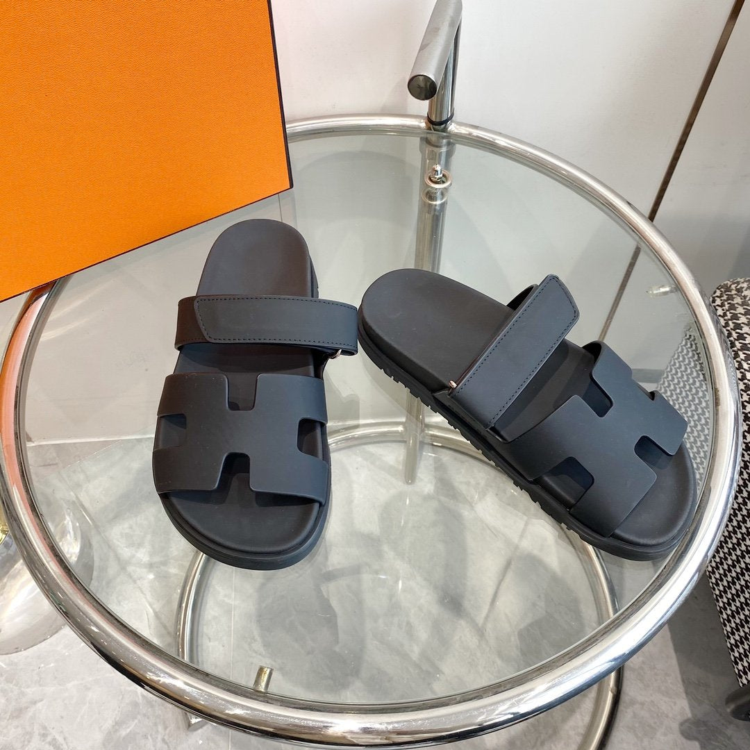 Chypre Sandal Black Mastic Calfskin Leather - 35