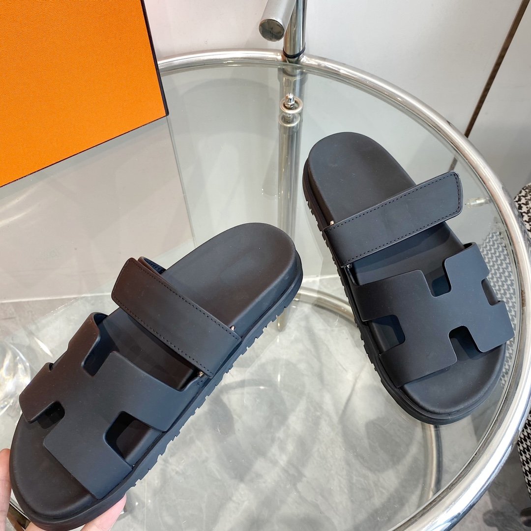 Chypre Sandal Black Mastic Calfskin Leather - 35