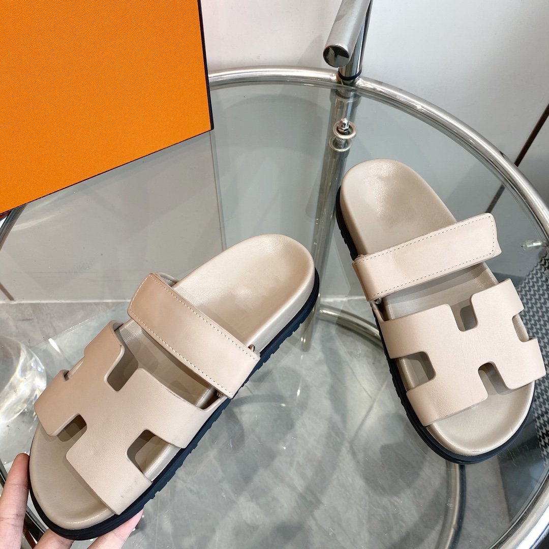 Chypre Sandal Beige Mastic Calfskin Leather - 35