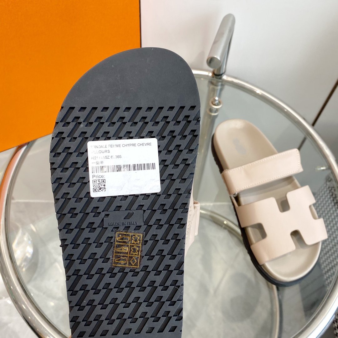 Chypre Sandal Beige Mastic Calfskin Leather - 35