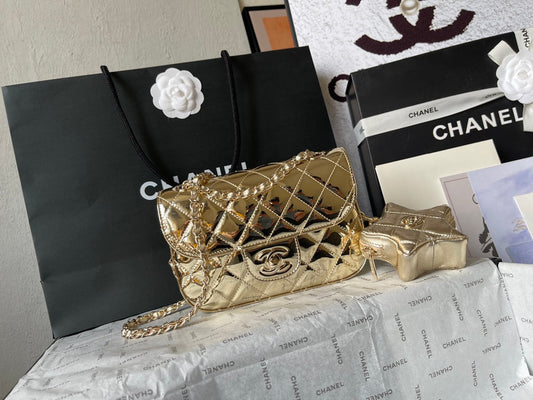 Сумка CC MINI 19 FLAP BAG із золотистої металізованої телячої шкіри