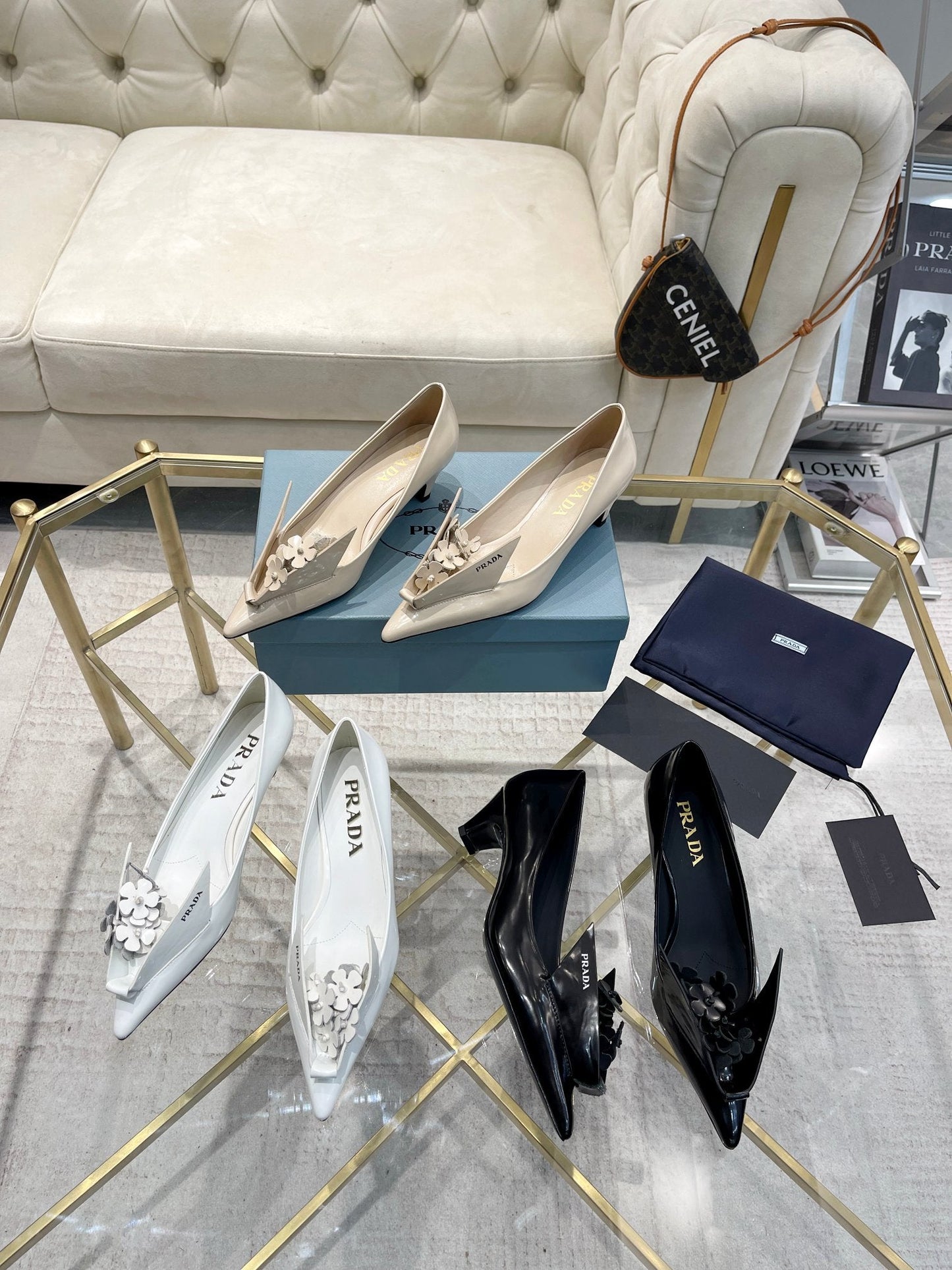 MEDIUM HEEL PUMPS IN WHITE PATENT CALFSKIN ATTACHED CREATIVE FLOWERS - 34