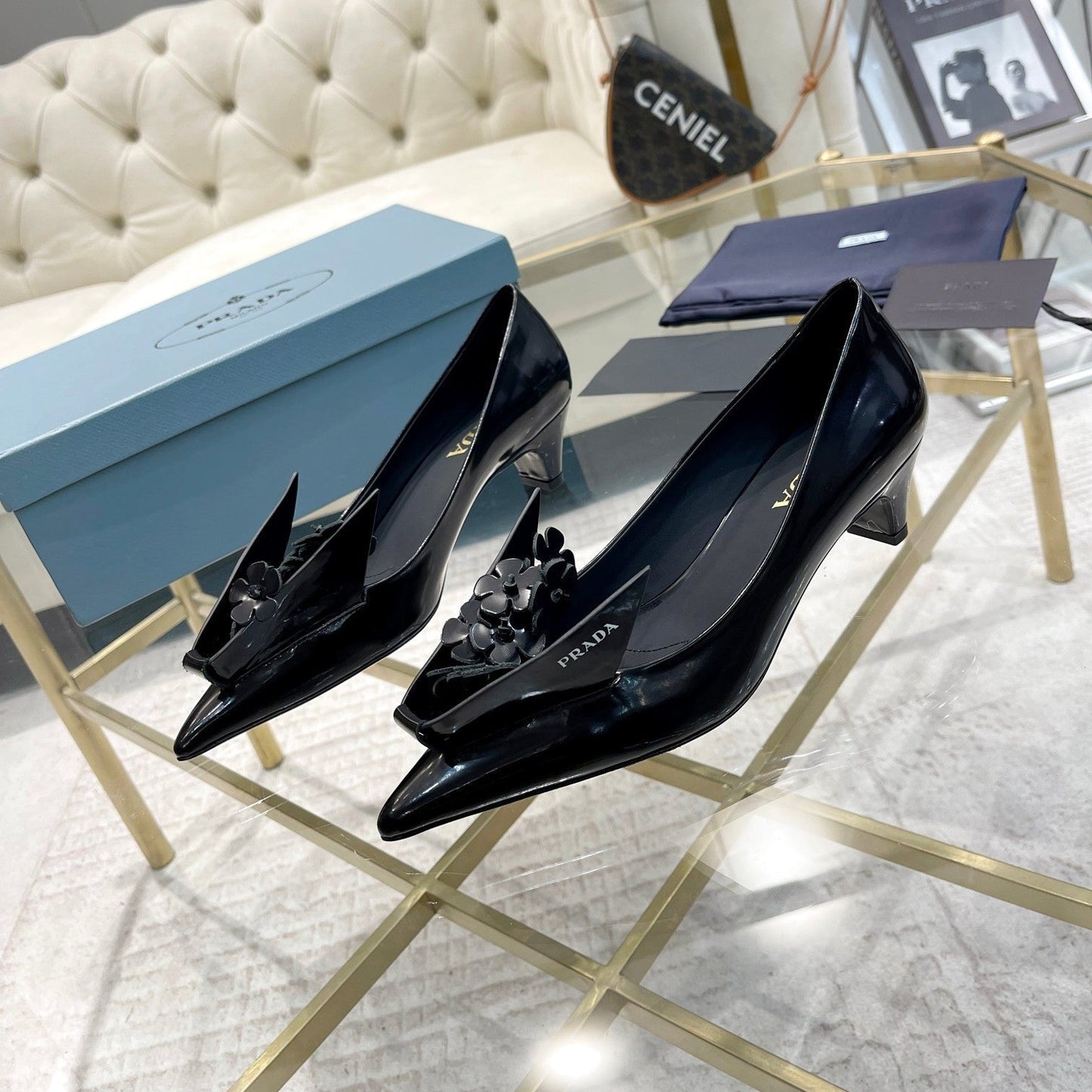 MEDIUM HEEL PUMPS ATTACHED CREATIVE FLOWERS IN BLACK PATENT CALFSKIN - 34