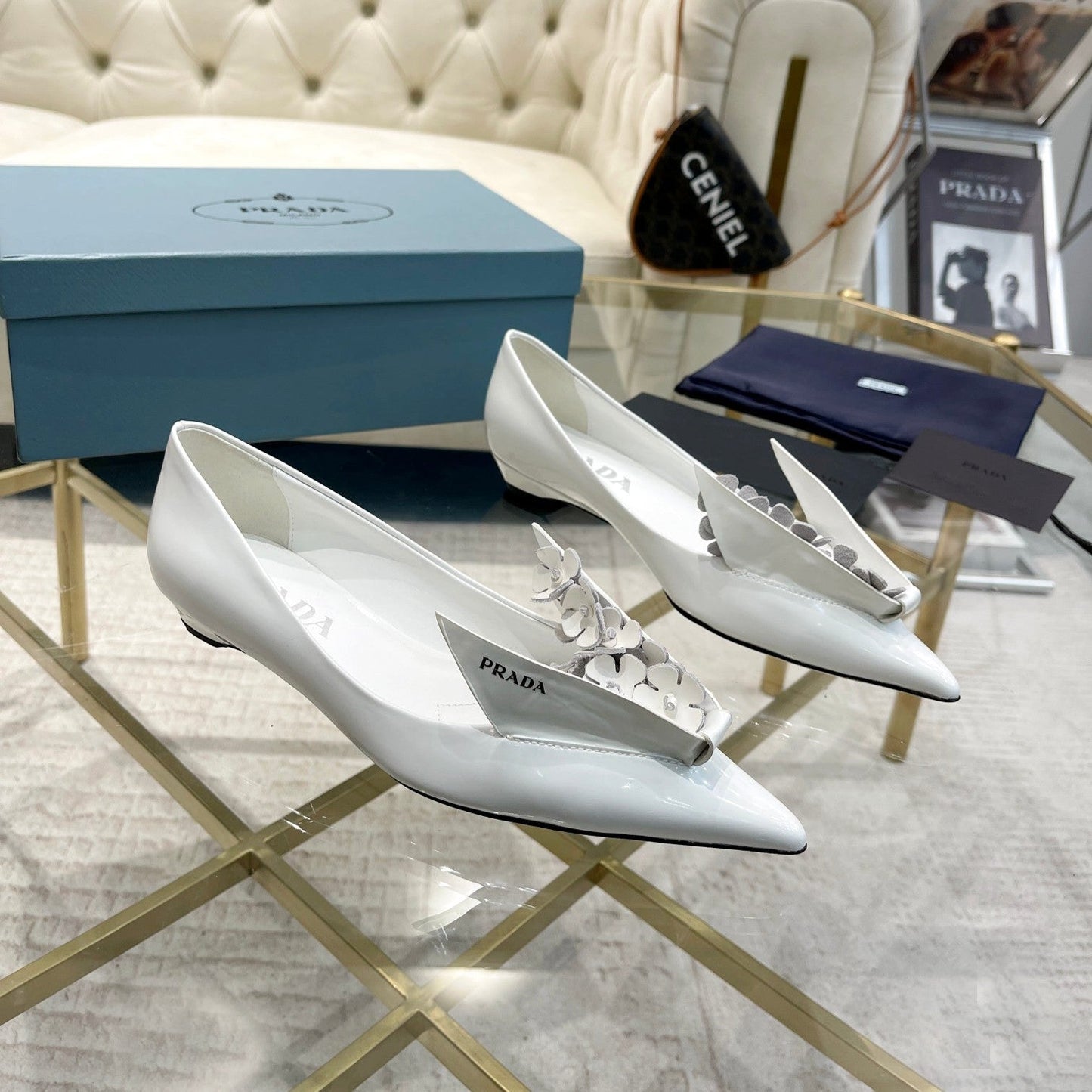 BALLET FLATS ATTACHED CREATIVE FLOWERS IN WHITE PATENT CALFSKIN - 34