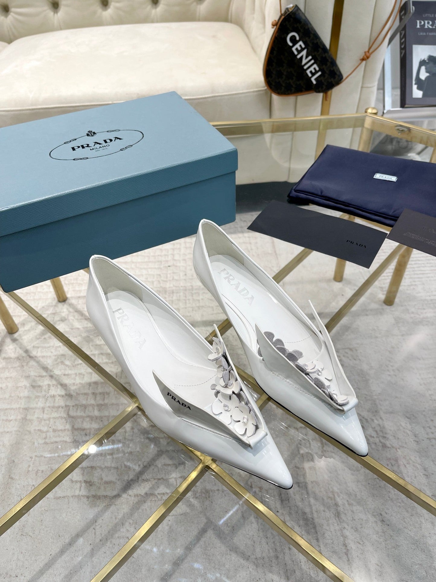 BALLET FLATS ATTACHED CREATIVE FLOWERS IN WHITE PATENT CALFSKIN - 34