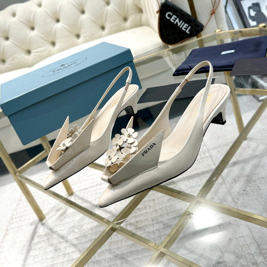 MEDIUM HEEL SLINGBACK ATTACHED CREATIVE FLOWERS IN BEIGE PATENT CALFSKIN - 34