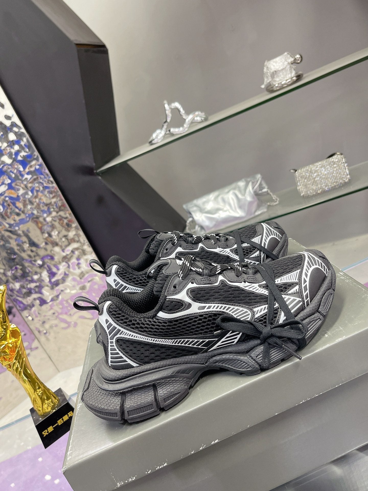 3XL SNEAKER IN BLACK MIX WHITE MESH AND POLYURETHANE - 35