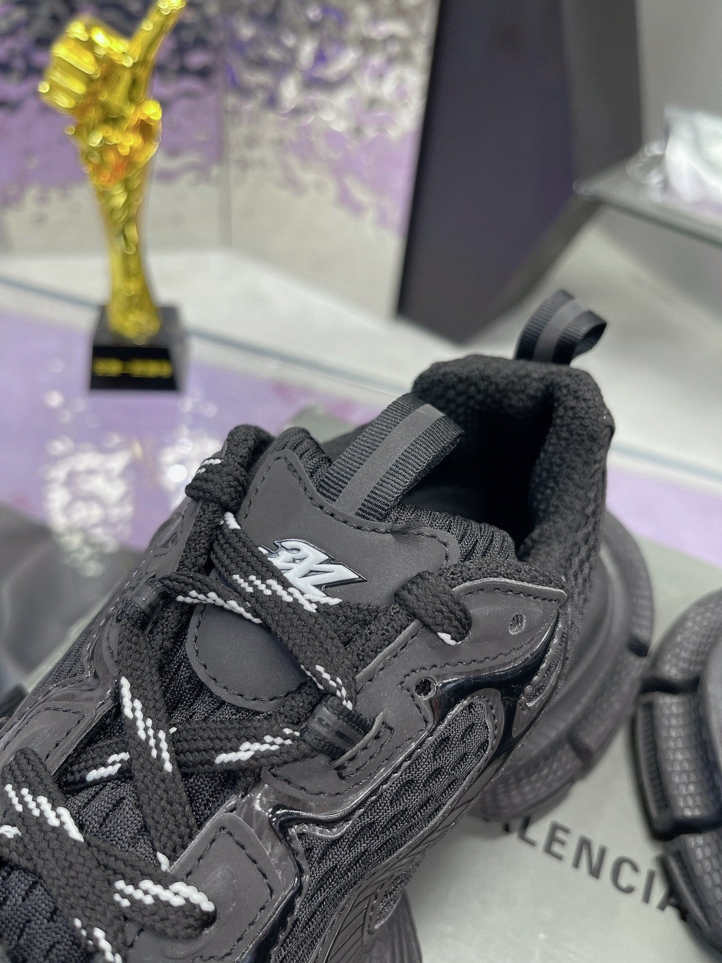 3XL SNEAKER IN BLACK MESH AND POLYURETHANE - 35