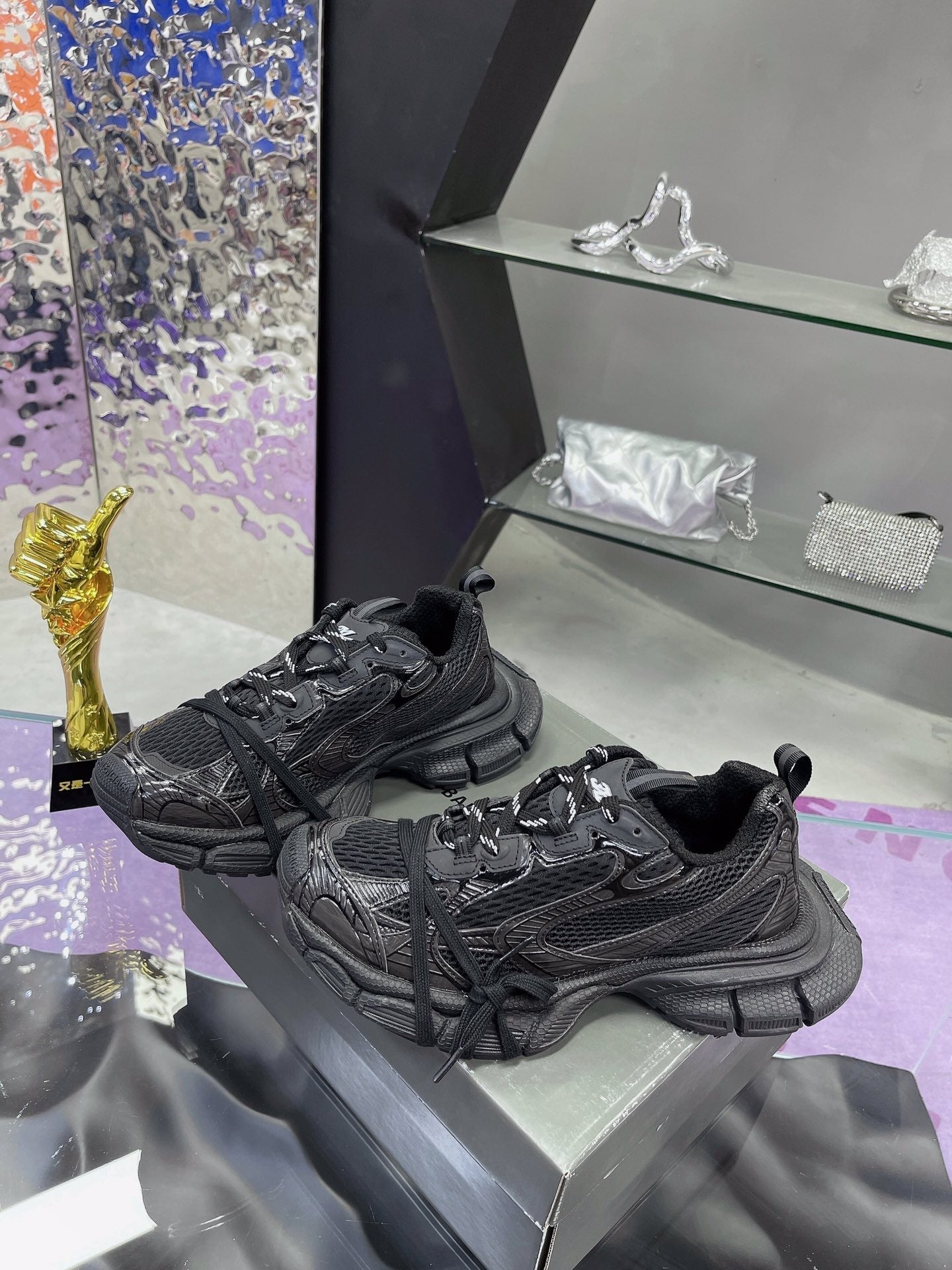 3XL SNEAKER IN BLACK MESH AND POLYURETHANE - 35