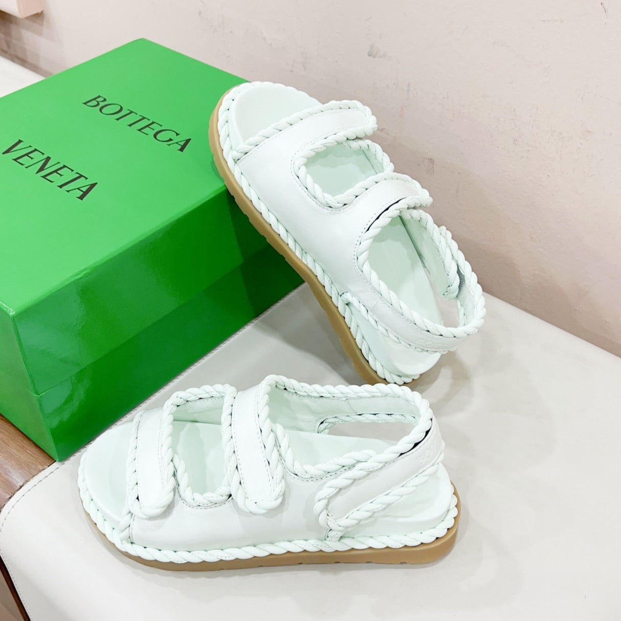 REFINED DAD SANDAL IN WHITE LAMBSKIN - 35