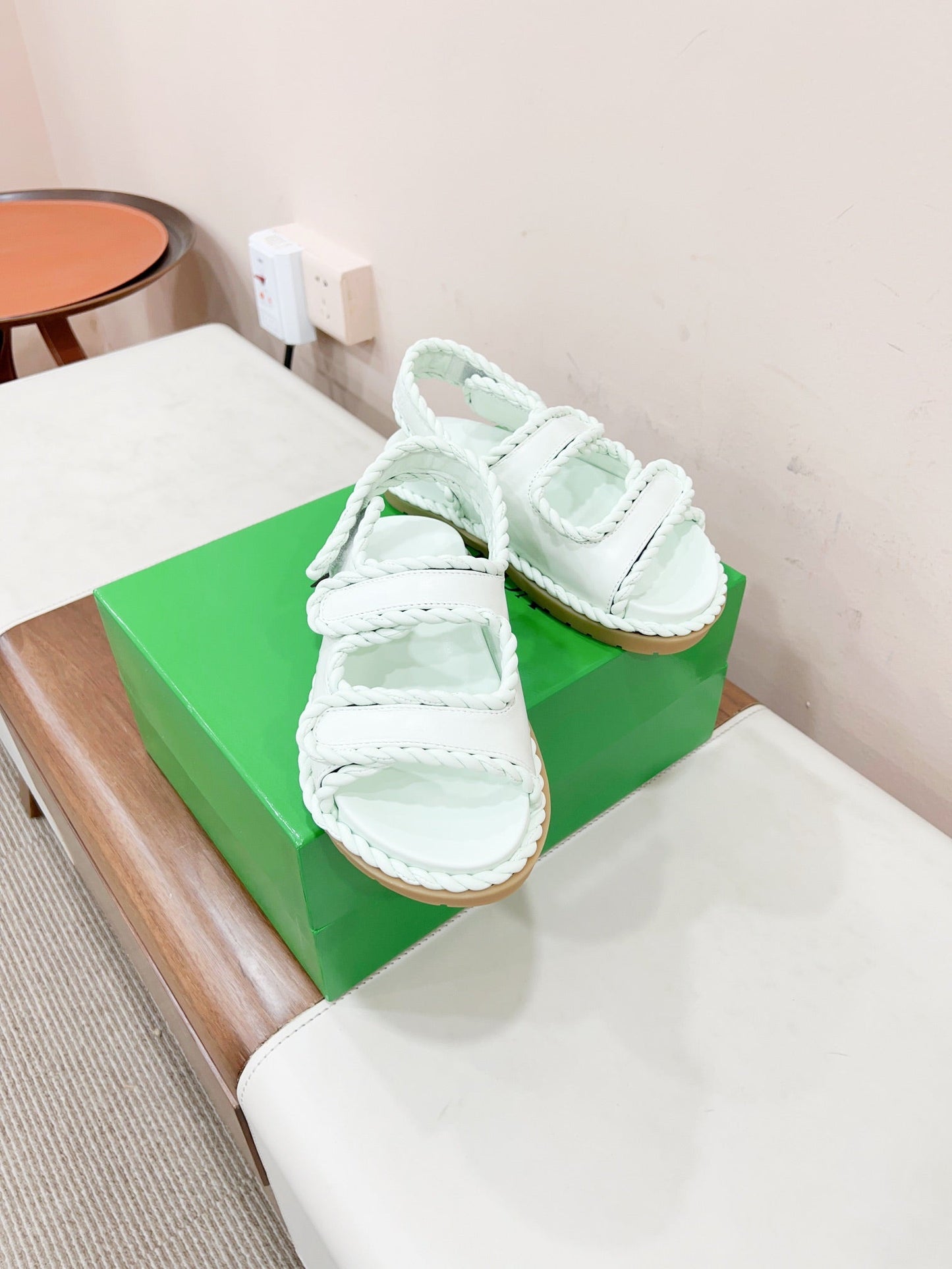 REFINED DAD SANDAL IN WHITE LAMBSKIN - 35