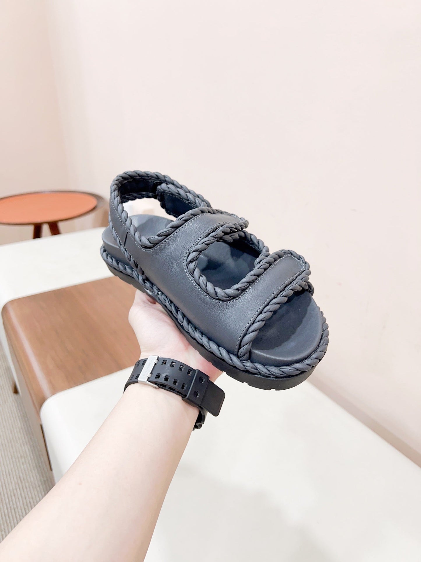 REFINED DAD SANDAL IN BLACK LAMBSKIN - 35