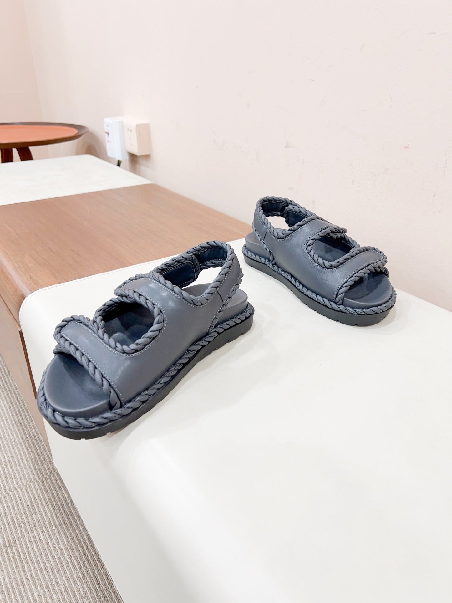 REFINED DAD SANDAL IN BLACK LAMBSKIN - 35
