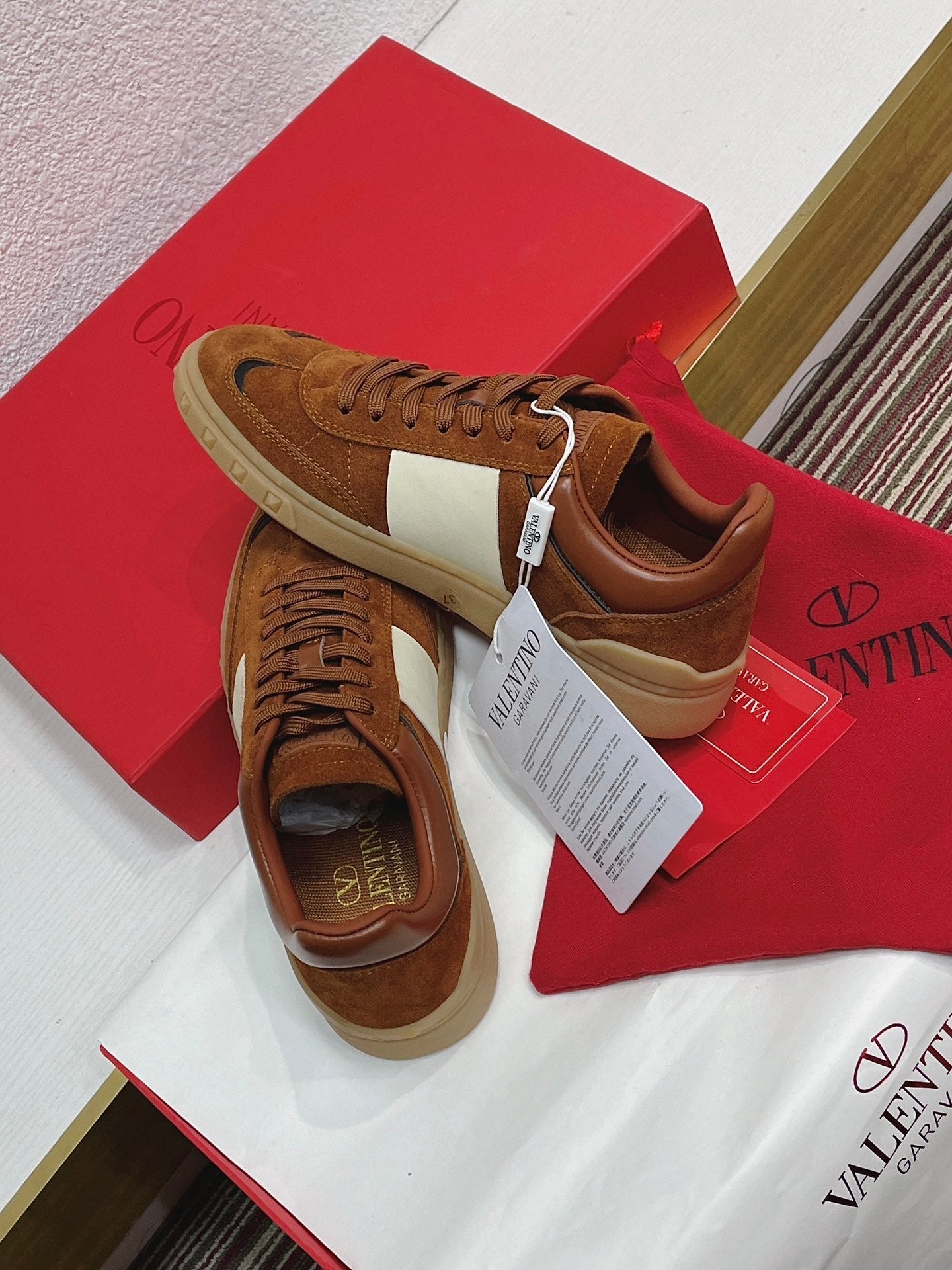 UPVILLAGE LOW TOP SNEAKER IN SYRUP BROWN SUEDE - 35
