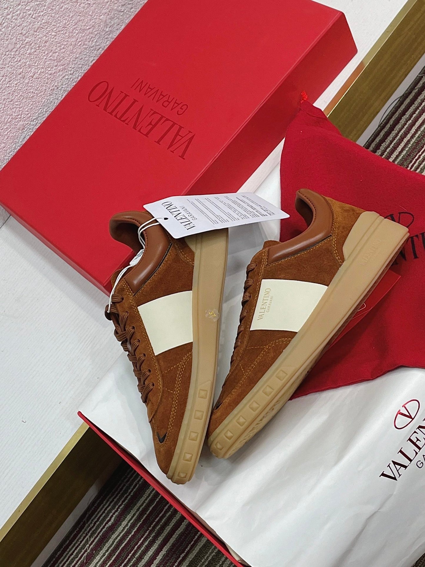 UPVILLAGE LOW TOP SNEAKER IN SYRUP BROWN SUEDE - 35