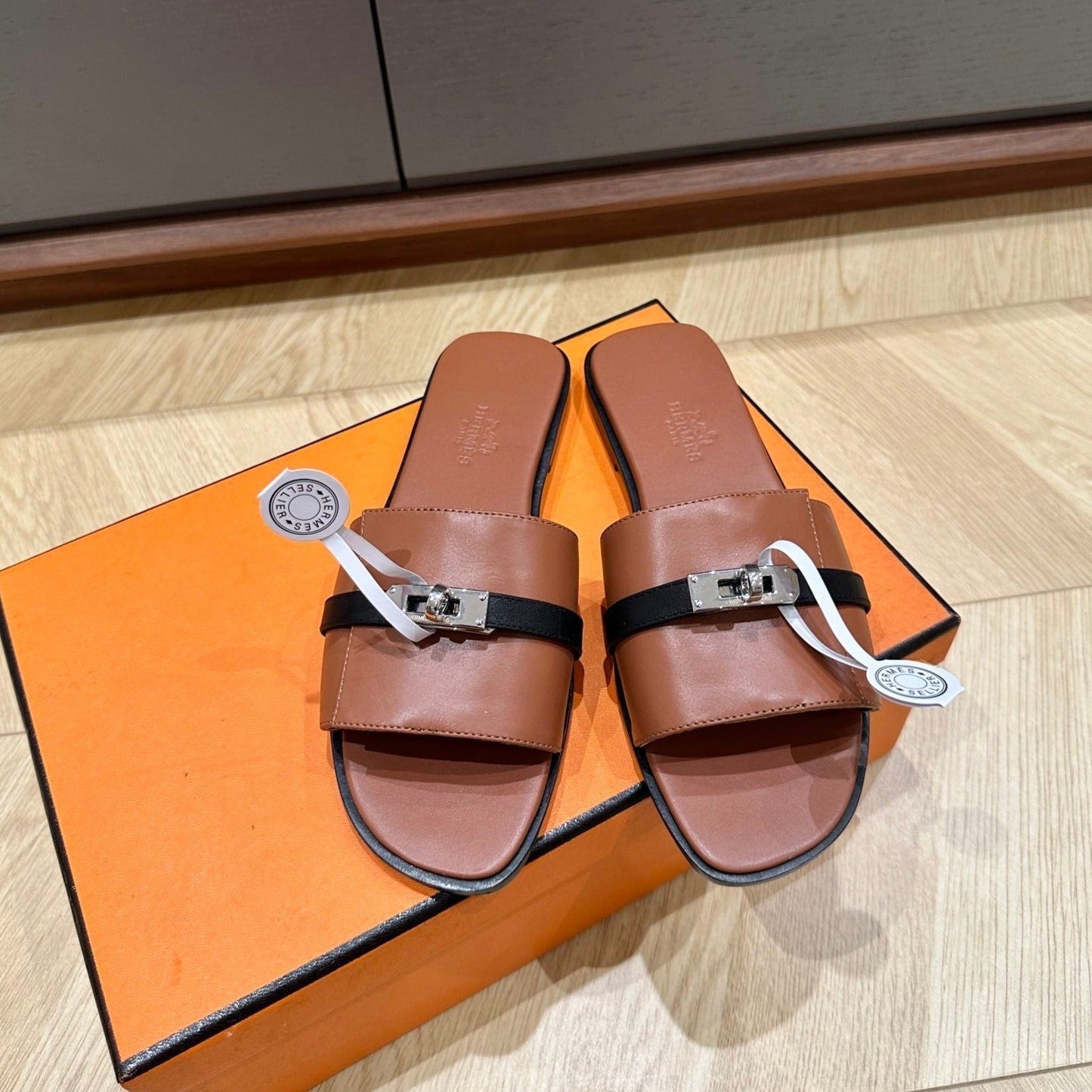 GABRIEL SANDAL CINNAMON CALFSKIN - 35