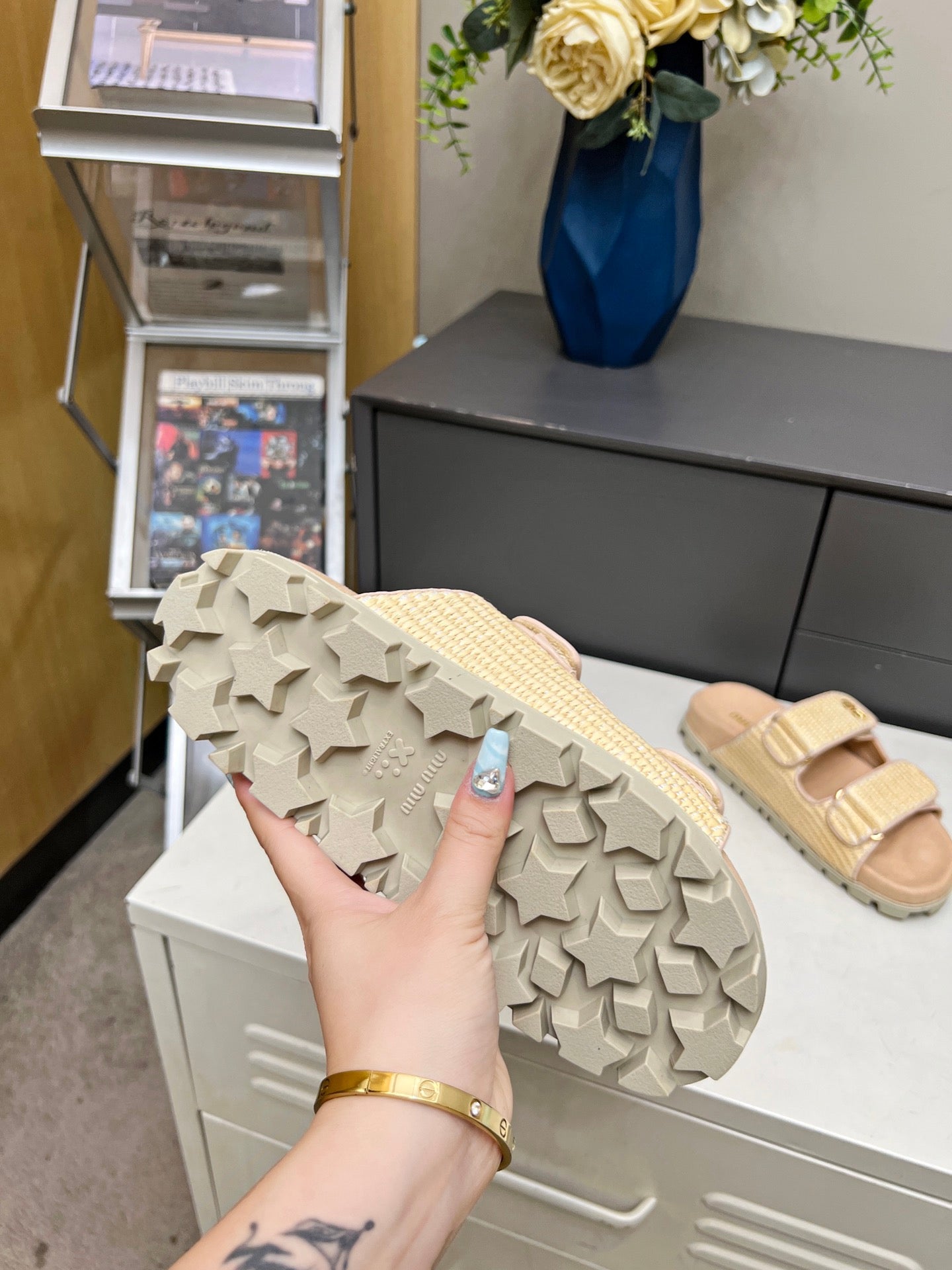 MM DOUBLE STRAP FLAT SANDALS IN BEIGE RAFFIA - 35