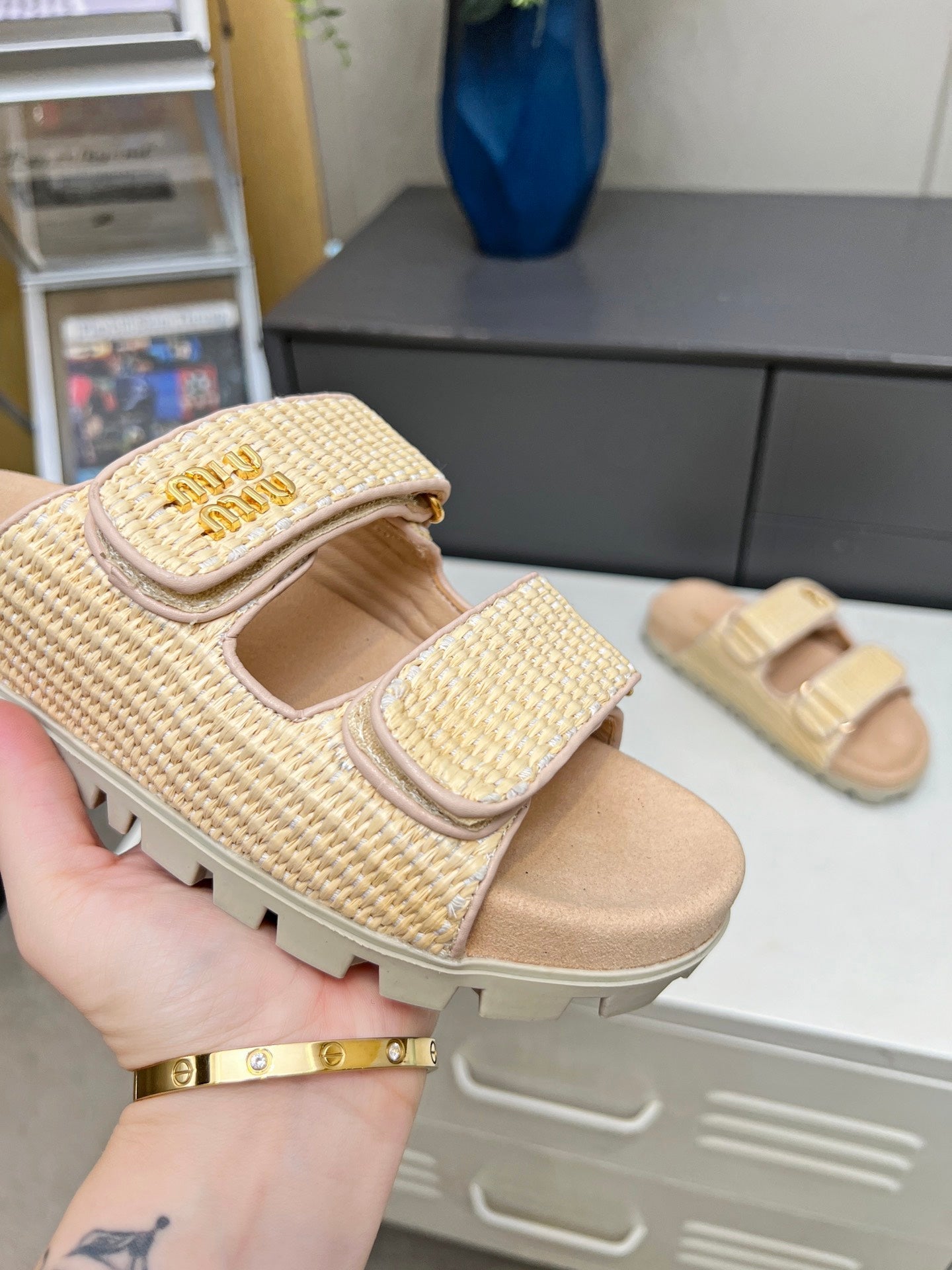 MM DOUBLE STRAP FLAT SANDALS IN BEIGE RAFFIA - 35