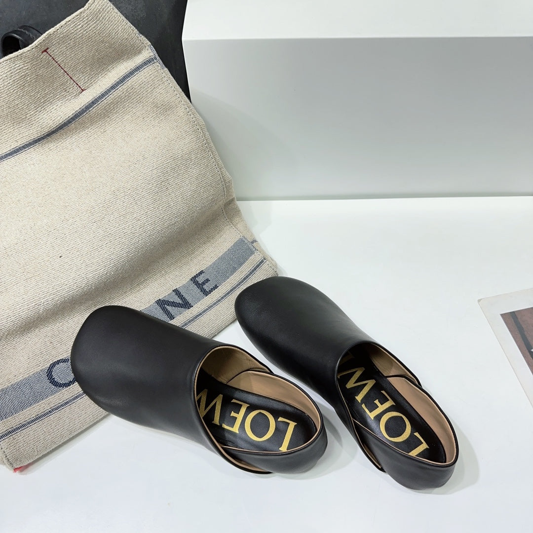 Toy slipper in black goatskin - 35