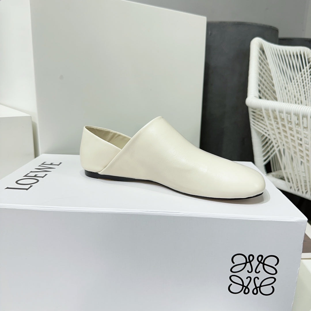 Toy slipper in white goatskin - 35