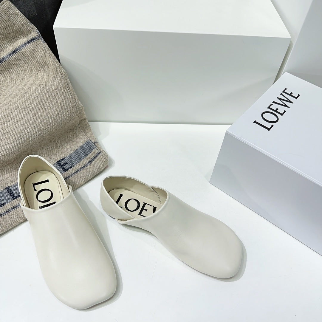 Toy slipper in white goatskin - 35
