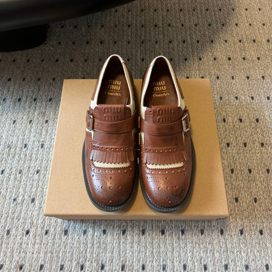 ЛОФЕРИ MIUMIU 26S FRINGE BUCKLE З КОРИЧНЕВОЇ ТЕЛЯЧОЇ ШКІРИ З БАХРОМОЮ ТА ПРЯЖКОЮ