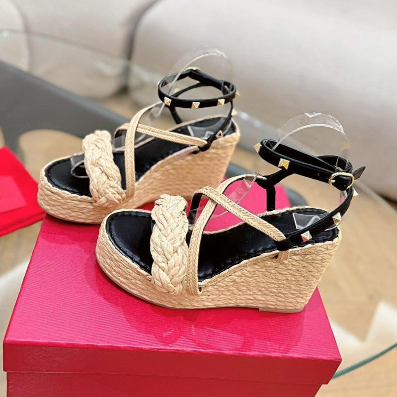 GARAVANI ROCKSTUD WEDGE SANDALS IN BLACK CALFSKIN AND BEIGE RAFFIA - 35