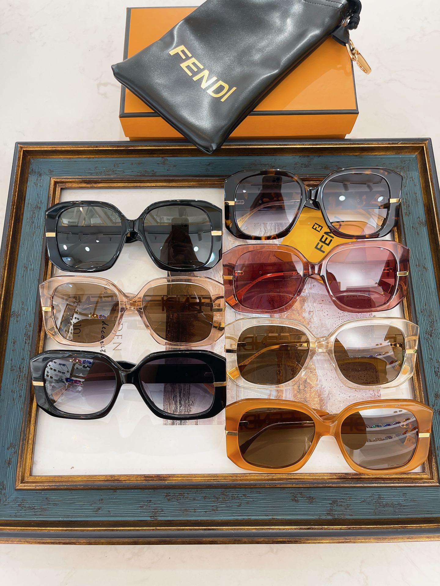 OVERSIZED FF DIAMONDS SQUARE FRAME SUNGLASSES FE40065F IN ACETATE - Red